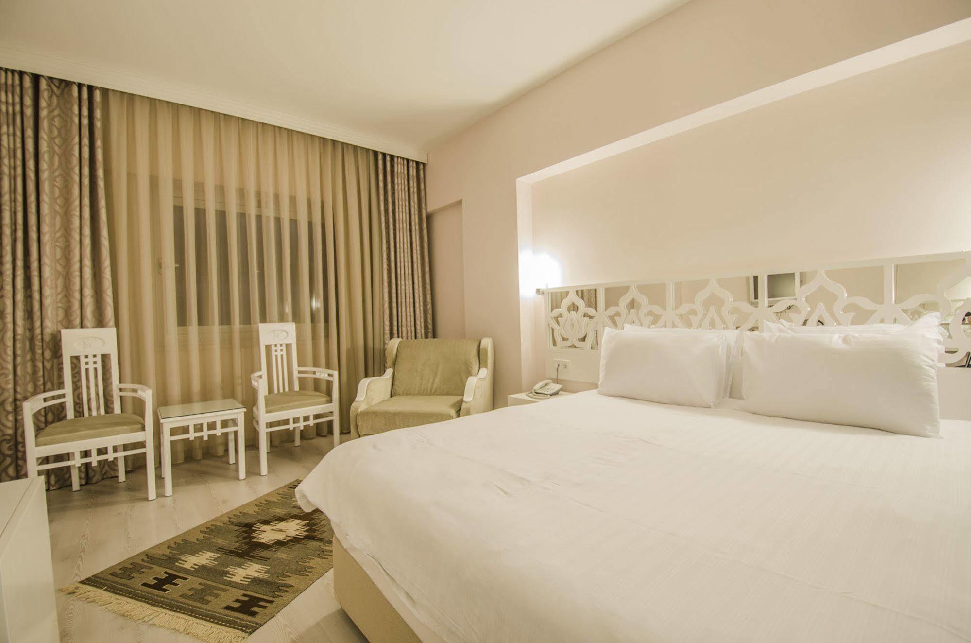 Cimenoglu Hotel Денизли Екстериор снимка